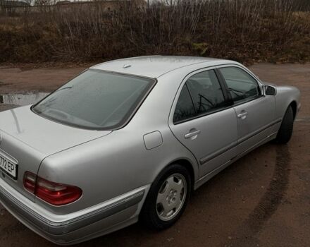 Сірий Мерседес Е-Клас, об'ємом двигуна 2.7 л та пробігом 280 тис. км за 5999 $, фото 2 на Automoto.ua