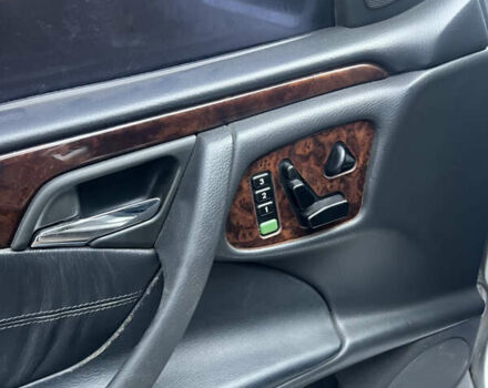 Серый Мерседес Е-Класс, объемом двигателя 3.2 л и пробегом 400 тыс. км за 2700 $, фото 10 на Automoto.ua