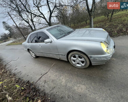 Серый Мерседес Е-Класс, объемом двигателя 3.2 л и пробегом 400 тыс. км за 2700 $, фото 3 на Automoto.ua