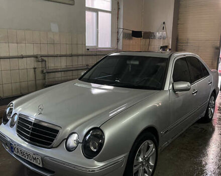 Серый Мерседес Е-Класс, объемом двигателя 2.2 л и пробегом 698 тыс. км за 4800 $, фото 2 на Automoto.ua