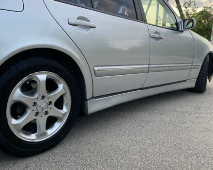 Серый Мерседес Е-Класс, объемом двигателя 2.15 л и пробегом 400 тыс. км за 4950 $, фото 10 на Automoto.ua