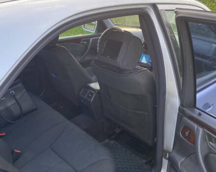 Серый Мерседес Е-Класс, объемом двигателя 2.15 л и пробегом 400 тыс. км за 4950 $, фото 16 на Automoto.ua