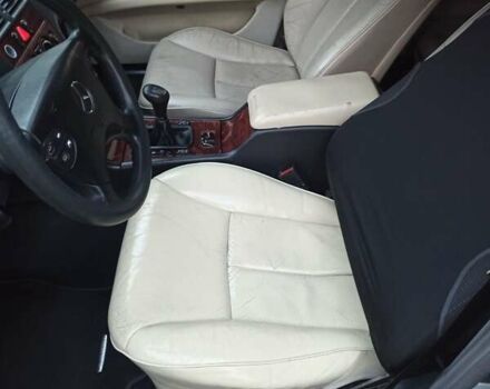 Сірий Мерседес Е-Клас, об'ємом двигуна 2.15 л та пробігом 411 тис. км за 3700 $, фото 13 на Automoto.ua