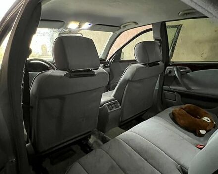 Серый Мерседес Е-Класс, объемом двигателя 2.2 л и пробегом 400 тыс. км за 3600 $, фото 3 на Automoto.ua