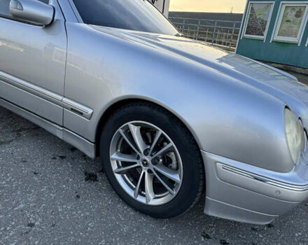 Серый Мерседес Е-Класс, объемом двигателя 2.69 л и пробегом 350 тыс. км за 4500 $, фото 3 на Automoto.ua