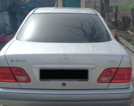 Серый Мерседес Е-Класс, объемом двигателя 2.2 л и пробегом 262 тыс. км за 5000 $, фото 5 на Automoto.ua