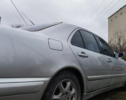 Сірий Мерседес Е-Клас, об'ємом двигуна 2.4 л та пробігом 442 тис. км за 4300 $, фото 4 на Automoto.ua