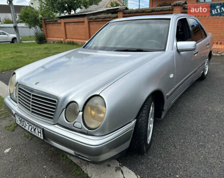 Сірий Мерседес Е-Клас, об'ємом двигуна 2.8 л та пробігом 350 тис. км за 2700 $, фото 2 на Automoto.ua