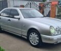 Серый Мерседес Е-Класс, объемом двигателя 3 л и пробегом 330 тыс. км за 3750 $, фото 1 на Automoto.ua