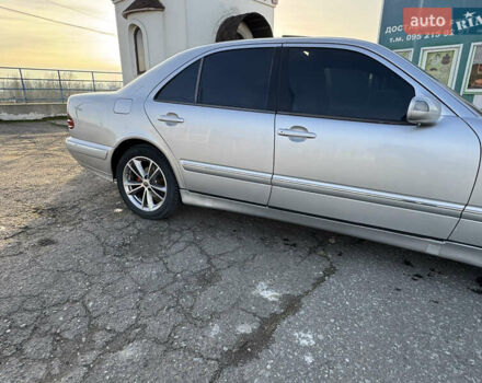 Серый Мерседес Е-Класс, объемом двигателя 2.69 л и пробегом 350 тыс. км за 4500 $, фото 4 на Automoto.ua