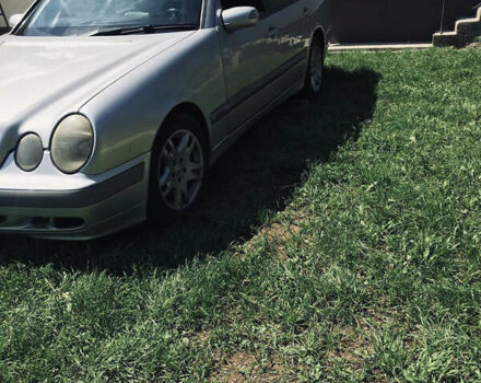 Серый Мерседес Е-Класс, объемом двигателя 2.7 л и пробегом 266 тыс. км за 4600 $, фото 3 на Automoto.ua