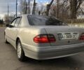 Серый Мерседес Е-Класс, объемом двигателя 3.2 л и пробегом 320 тыс. км за 4000 $, фото 3 на Automoto.ua