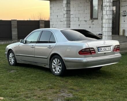 Серый Мерседес Е-Класс, объемом двигателя 2.7 л и пробегом 420 тыс. км за 4500 $, фото 5 на Automoto.ua