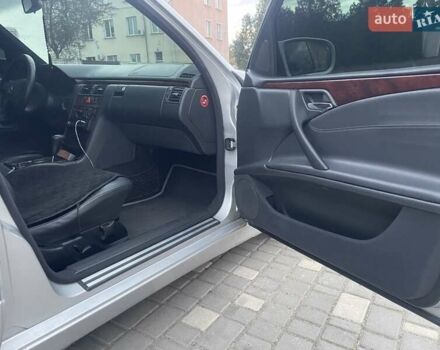 Мерседес Е-Клас 1999 у Белгород-Днестровском на Automoto.ua Сірий Мерседес Е-Клас, об'ємом двигуна 2.1 л та пробігом 450 тис. км за 5100 $, фото 7 на Automoto.ua