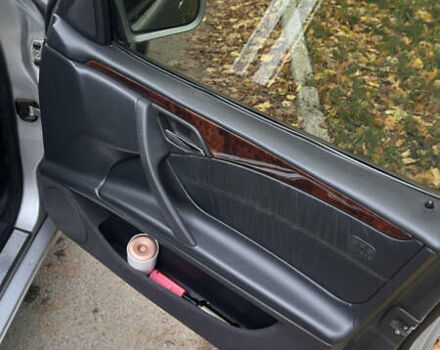 Сірий Мерседес Е-Клас, об'ємом двигуна 2.4 л та пробігом 400 тис. км за 3000 $, фото 4 на Automoto.ua