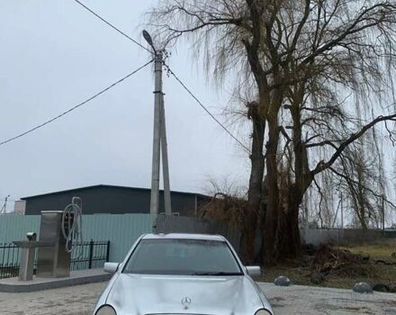 Сірий Мерседес Е-Клас, об'ємом двигуна 2.8 л та пробігом 250 тис. км за 2700 $, фото 5 на Automoto.ua