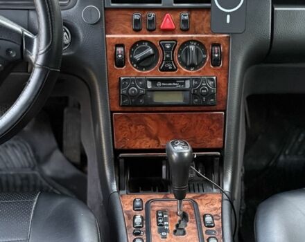 Серый Мерседес Е-Класс, объемом двигателя 2.7 л и пробегом 420 тыс. км за 4500 $, фото 9 на Automoto.ua