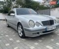 Мерседес Е-Клас 1999 у Белгород-Днестровском на Automoto.ua Сірий Мерседес Е-Клас, об'ємом двигуна 2.1 л та пробігом 450 тис. км за 5100 $, фото 1 на Automoto.ua