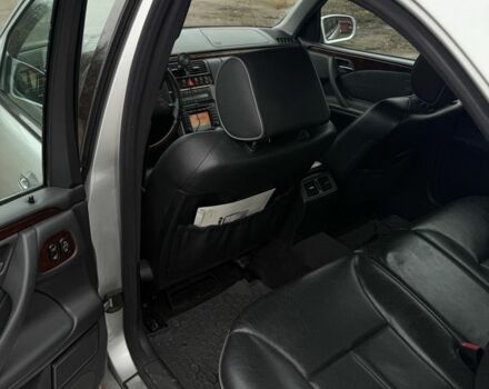 Сірий Мерседес Е-Клас, об'ємом двигуна 2.7 л та пробігом 280 тис. км за 5999 $, фото 6 на Automoto.ua