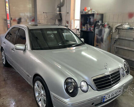 Серый Мерседес Е-Класс, объемом двигателя 2.2 л и пробегом 698 тыс. км за 4800 $, фото 1 на Automoto.ua