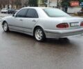 Серый Мерседес Е-Класс, объемом двигателя 2.2 л и пробегом 300 тыс. км за 1850 $, фото 3 на Automoto.ua