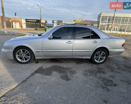 Серый Мерседес Е-Класс, объемом двигателя 2.69 л и пробегом 350 тыс. км за 4500 $, фото 6 на Automoto.ua