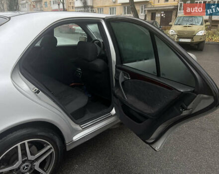 Серый Мерседес Е-Класс, объемом двигателя 2.7 л и пробегом 299 тыс. км за 5200 $, фото 6 на Automoto.ua