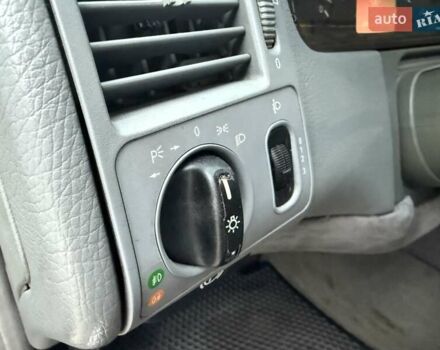 Сірий Мерседес Е-Клас, об'ємом двигуна 2.2 л та пробігом 340 тис. км за 3850 $, фото 39 на Automoto.ua