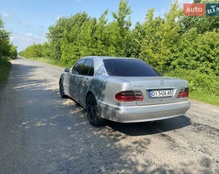 Серый Мерседес Е-Класс, объемом двигателя 2.2 л и пробегом 406 тыс. км за 5500 $, фото 2 на Automoto.ua