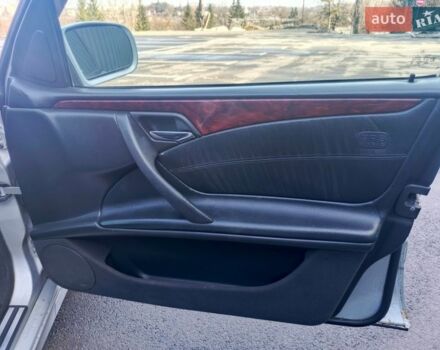 Сірий Мерседес Е-Клас, об'ємом двигуна 2.2 л та пробігом 401 тис. км за 3950 $, фото 18 на Automoto.ua