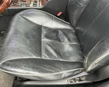 Серый Мерседес Е-Класс, объемом двигателя 3.2 л и пробегом 270 тыс. км за 3200 $, фото 11 на Automoto.ua