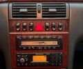 Серый Мерседес Е-Класс, объемом двигателя 3.2 л и пробегом 470 тыс. км за 5100 $, фото 11 на Automoto.ua