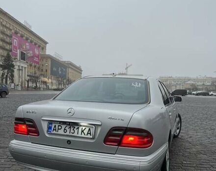 Серый Мерседес Е-Класс, объемом двигателя 3.2 л и пробегом 350 тыс. км за 5500 $, фото 7 на Automoto.ua