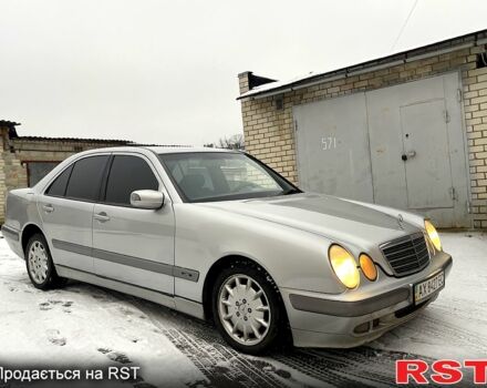 Серый Мерседес Е-Класс, объемом двигателя 2 л и пробегом 280 тыс. км за 3800 $, фото 5 на Automoto.ua