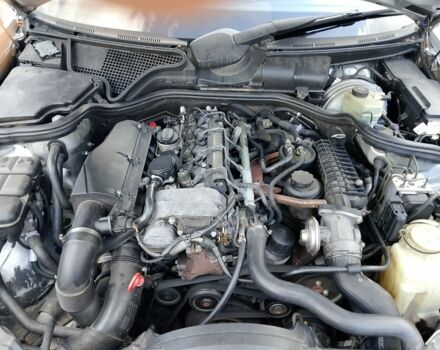 Сірий Мерседес Е-Клас, об'ємом двигуна 2.1 л та пробігом 420 тис. км за 3800 $, фото 4 на Automoto.ua