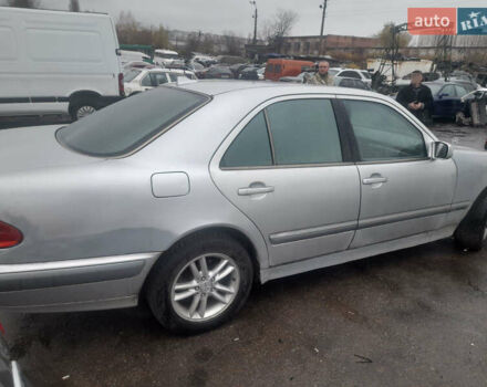 Сірий Мерседес Е-Клас, об'ємом двигуна 2.4 л та пробігом 338 тис. км за 2299 $, фото 10 на Automoto.ua