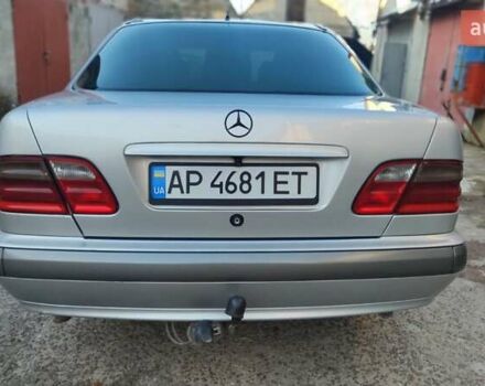 Сірий Мерседес Е-Клас, об'ємом двигуна 2 л та пробігом 389 тис. км за 4000 $, фото 9 на Automoto.ua