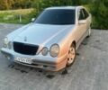 Серый Мерседес Е-Класс, объемом двигателя 2 л и пробегом 300 тыс. км за 4200 $, фото 1 на Automoto.ua
