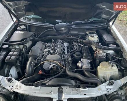 Серый Мерседес Е-Класс, объемом двигателя 2.2 л и пробегом 407 тыс. км за 4750 $, фото 32 на Automoto.ua