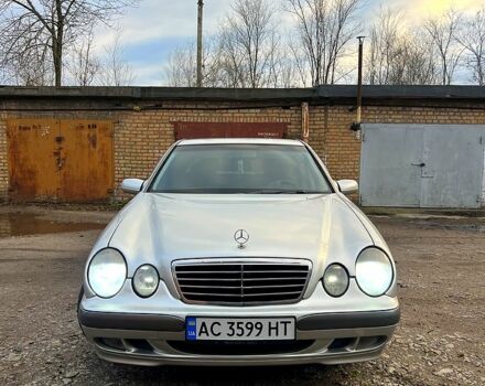 Серый Мерседес Е-Класс, объемом двигателя 2.2 л и пробегом 550 тыс. км за 4500 $, фото 2 на Automoto.ua