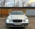 Серый Мерседес Е-Класс, объемом двигателя 2.2 л и пробегом 550 тыс. км за 4500 $, фото 2 на Automoto.ua
