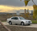 Мерседес Е-Клас 2000 у Сторожинце на Automoto.ua Сірий Мерседес Е-Клас, об'ємом двигуна 2.7 л та пробігом 346 тис. км за 5200 $, фото 38 на Automoto.ua