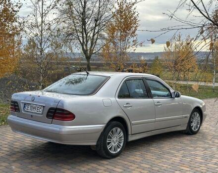 Мерседес Е-Клас 2000 у Сторожинце на Automoto.ua Сірий Мерседес Е-Клас, об'ємом двигуна 2.7 л та пробігом 346 тис. км за 5200 $, фото 4 на Automoto.ua