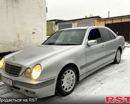 Серый Мерседес Е-Класс, объемом двигателя 2 л и пробегом 280 тыс. км за 3800 $, фото 3 на Automoto.ua