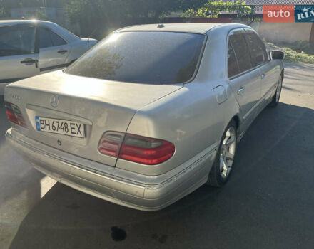 Серый Мерседес Е-Класс, объемом двигателя 4.3 л и пробегом 2 тыс. км за 2500 $, фото 3 на Automoto.ua