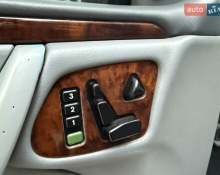 Сірий Мерседес Е-Клас, об'ємом двигуна 2.2 л та пробігом 340 тис. км за 3850 $, фото 36 на Automoto.ua