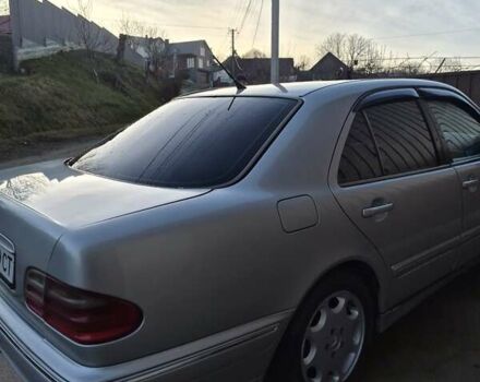 Серый Мерседес Е-Класс, объемом двигателя 2.69 л и пробегом 330 тыс. км за 3700 $, фото 2 на Automoto.ua