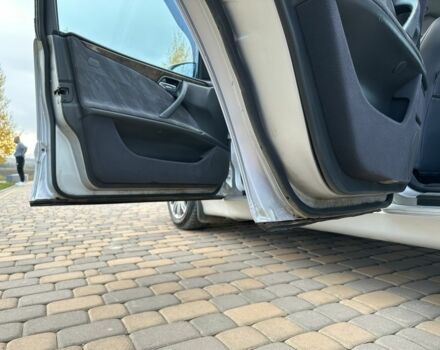 Мерседес Е-Клас 2000 у Сторожинце на Automoto.ua Сірий Мерседес Е-Клас, об'ємом двигуна 2.7 л та пробігом 346 тис. км за 5200 $, фото 15 на Automoto.ua