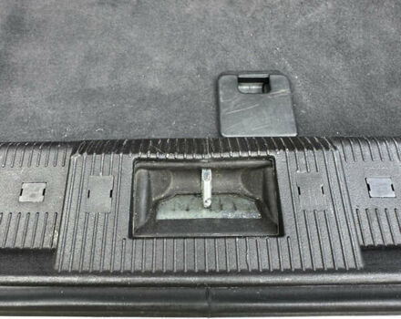 Серый Мерседес Е-Класс, объемом двигателя 2 л и пробегом 88 тыс. км за 10500 $, фото 38 на Automoto.ua