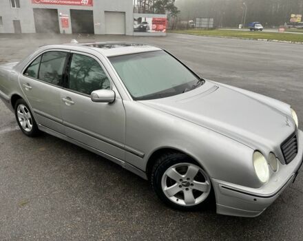 Серый Мерседес Е-Класс, объемом двигателя 3.2 л и пробегом 270 тыс. км за 3200 $, фото 5 на Automoto.ua